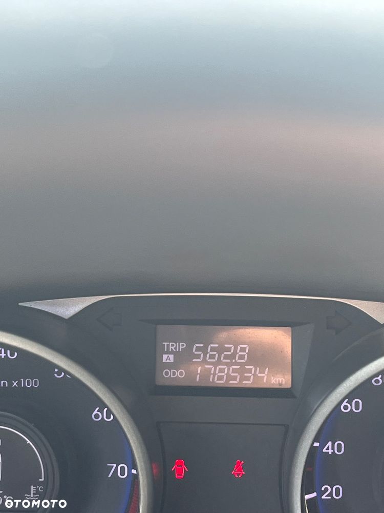 Hyundai ix35 1.6 2WD Fifa World Cup Edition - 9