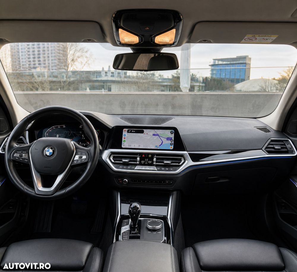 BMW Seria 3 330i AT - 7