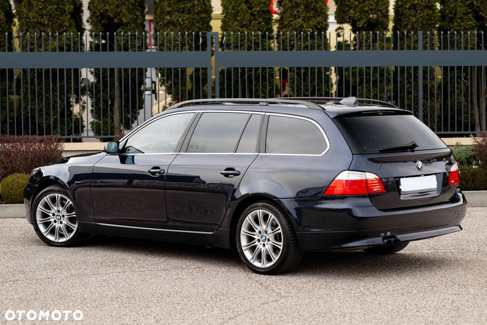 BMW Seria 5 525i xDrive - 9