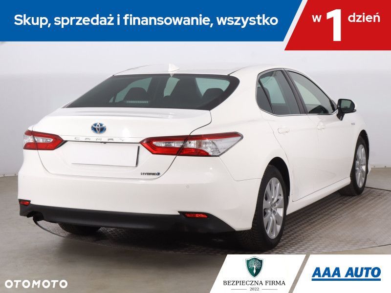 Toyota Camry - 7