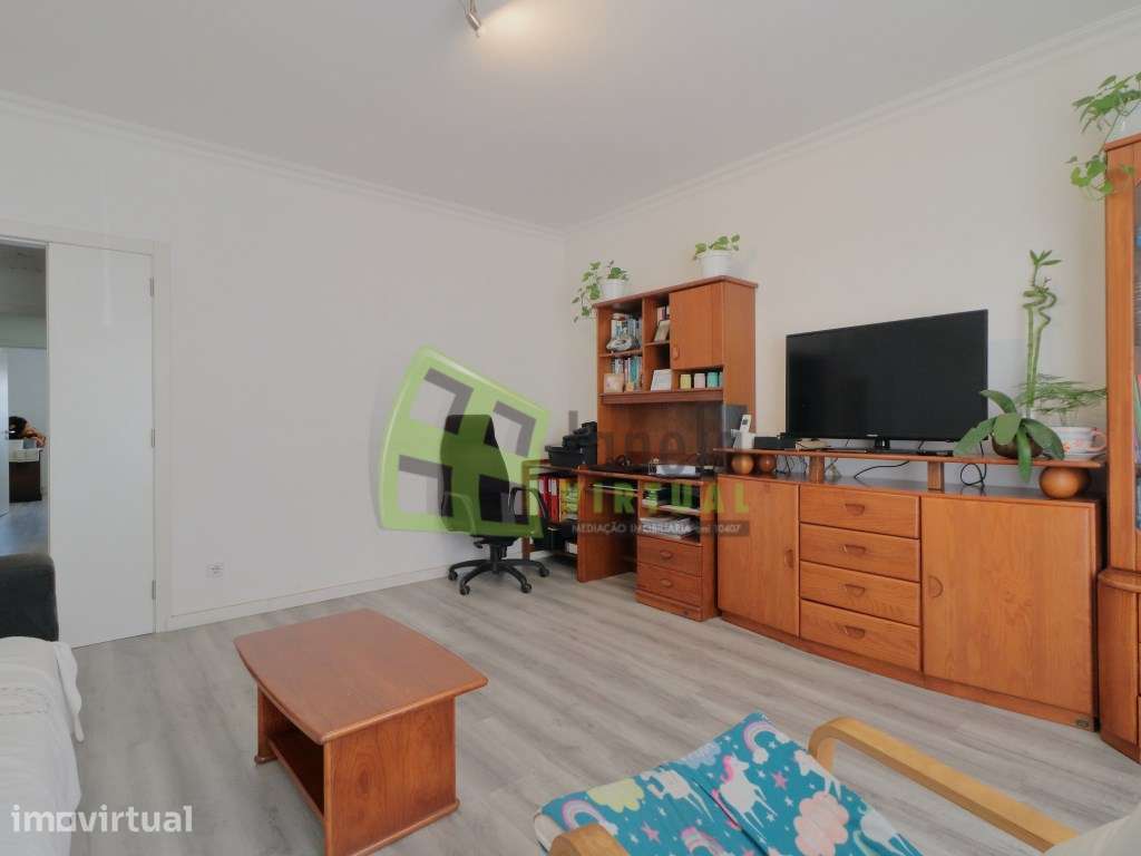 Apartamento T3 com 2 Frentes | Rés-do-Chão | Quinta do Conde - Grande imagem: 3/16