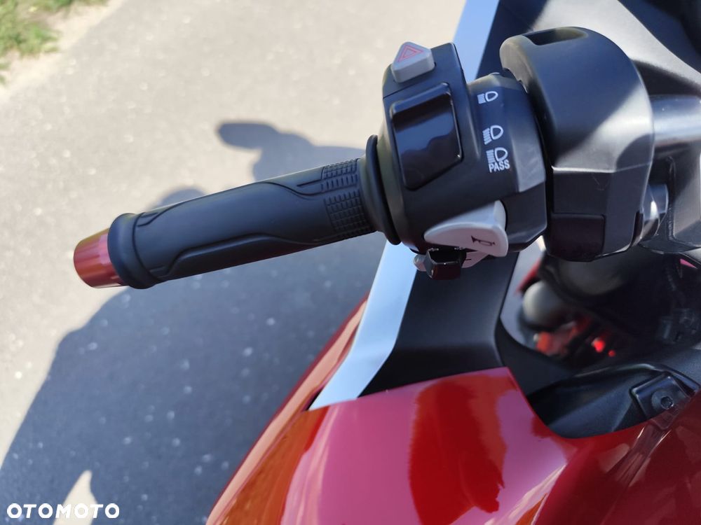 Honda VFR - 19