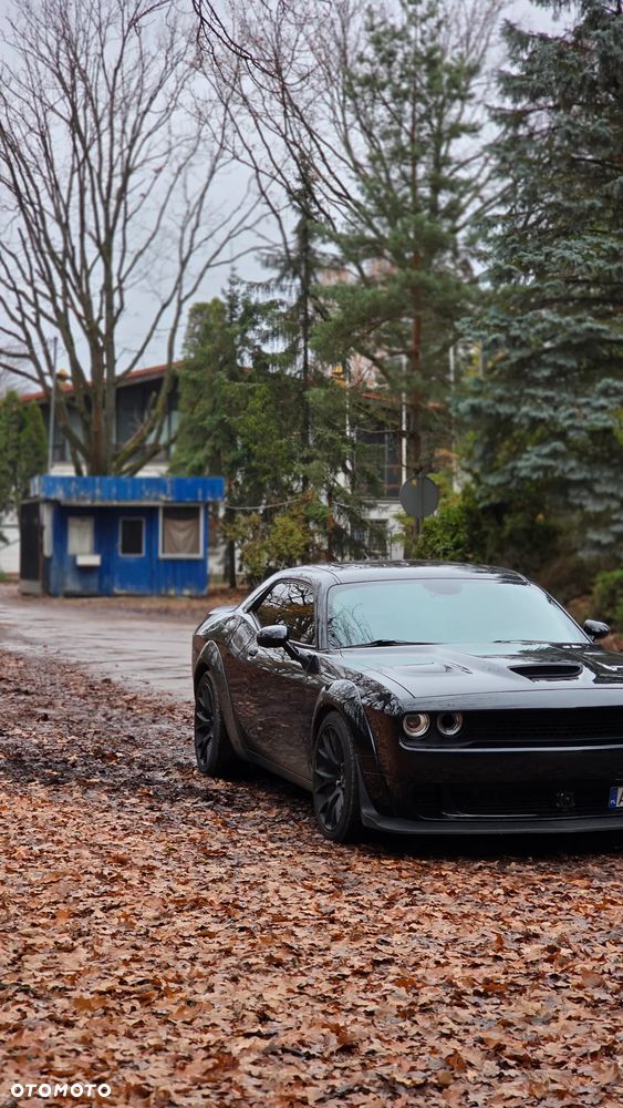 Dodge Challenger 6.4 Scat Pack - 4