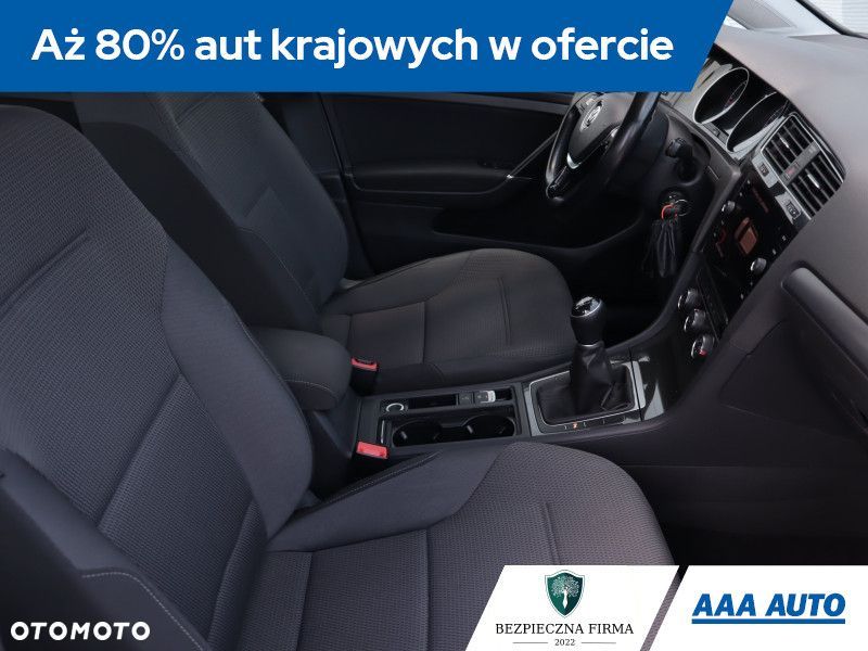 Volkswagen Golf - 10