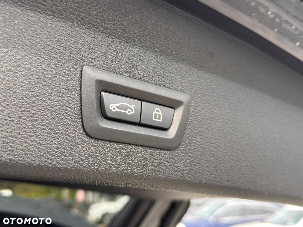 BMW X1 xDrive25i xLine - 22