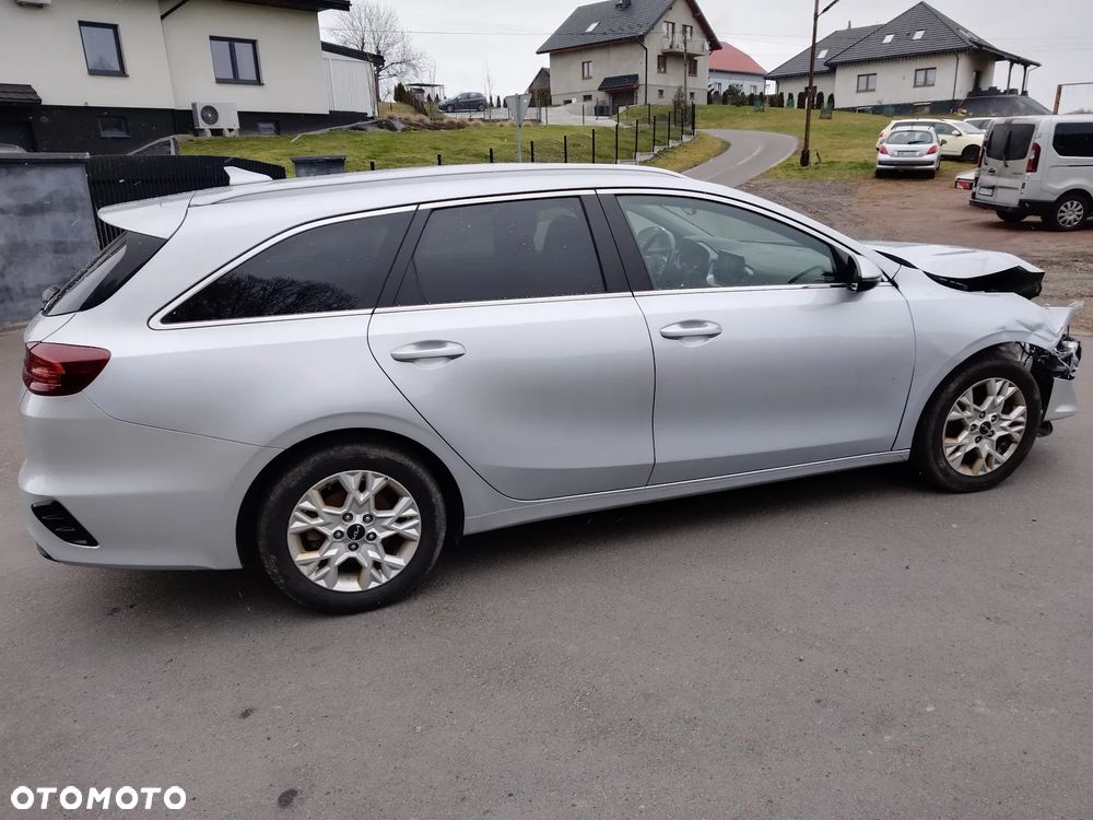 Kia Ceed 1.5 T-GDI MHEV L - 6