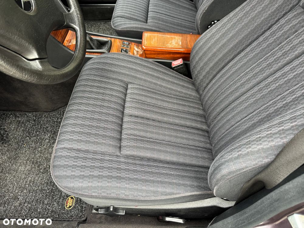 Mercedes-Benz W124 (1984-1993) - 29