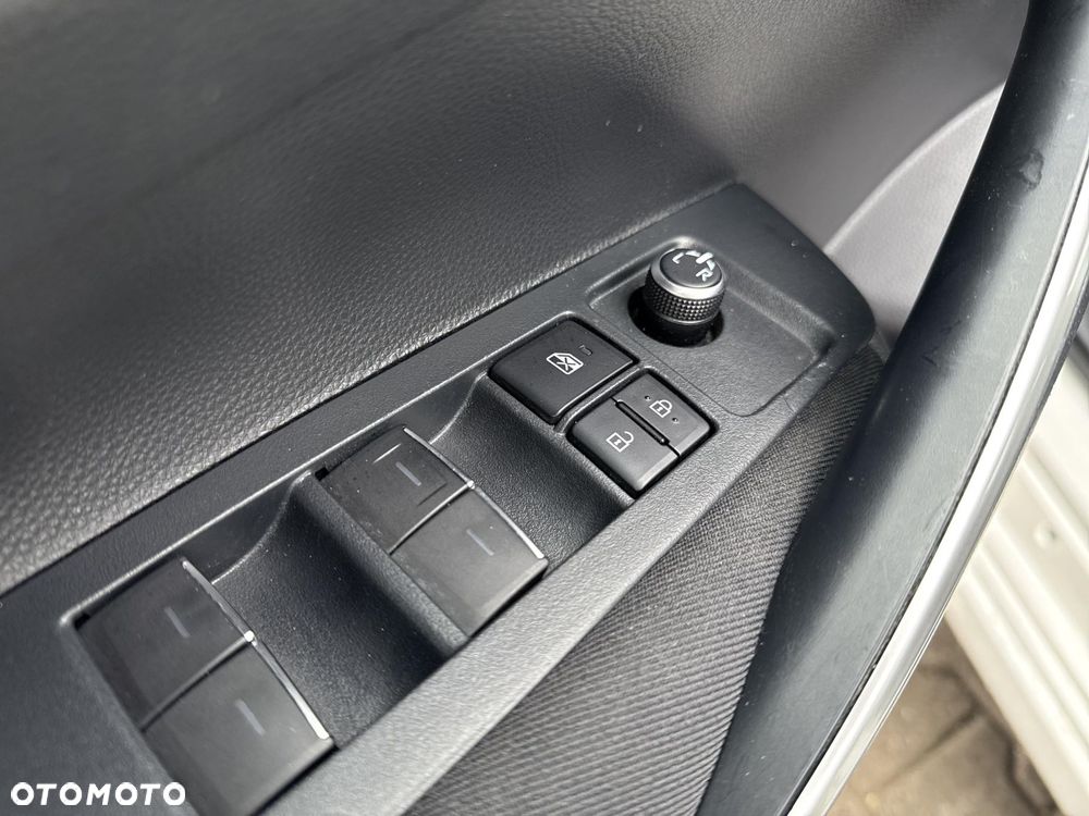 Toyota Corolla 1.8 Hybrid Comfort - 17