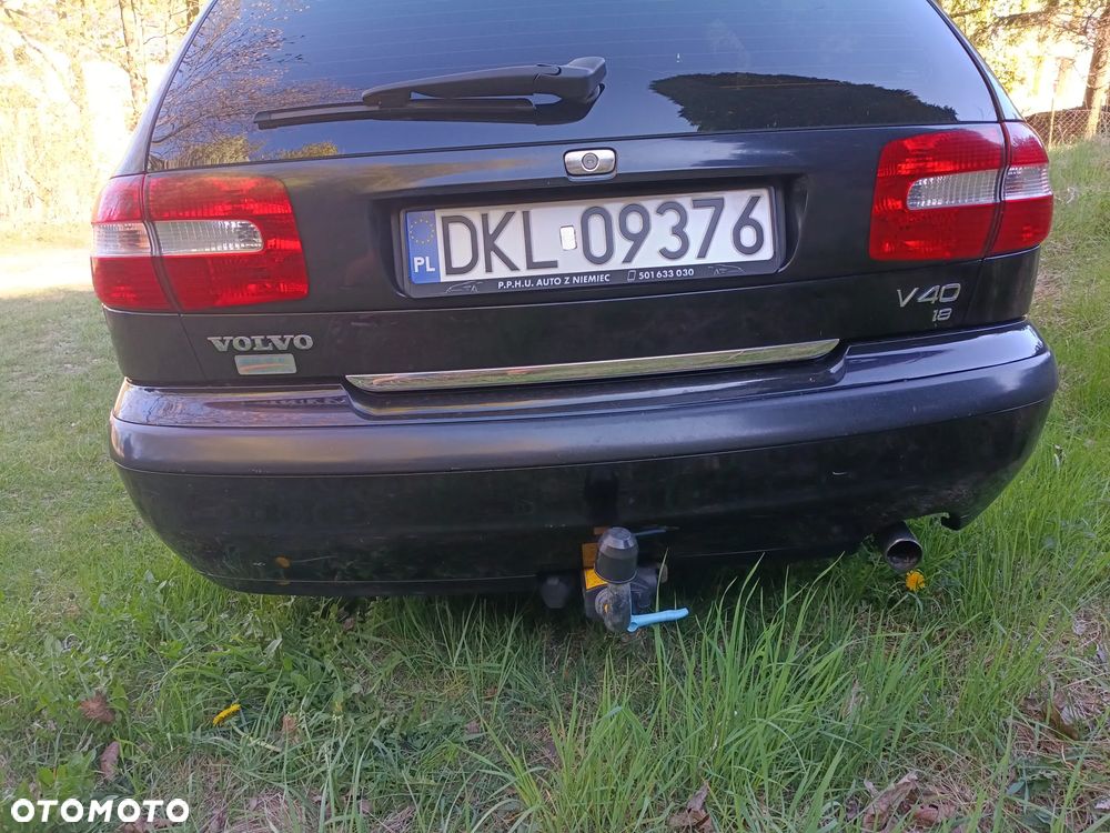 Volvo V40 1.8 - 25