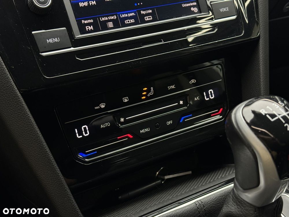 Volkswagen Passat - 24
