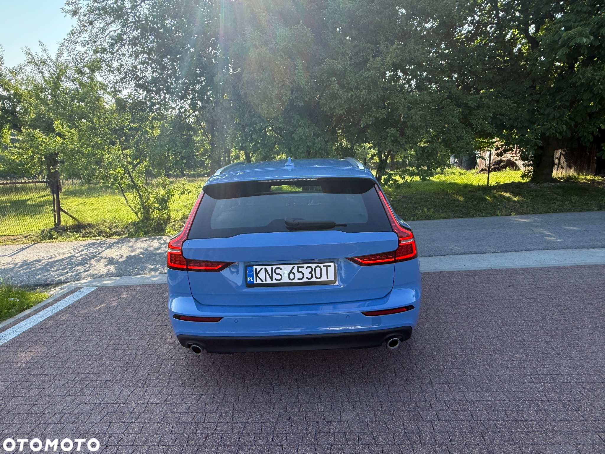 Volvo V60 D4 R-Design - 12
