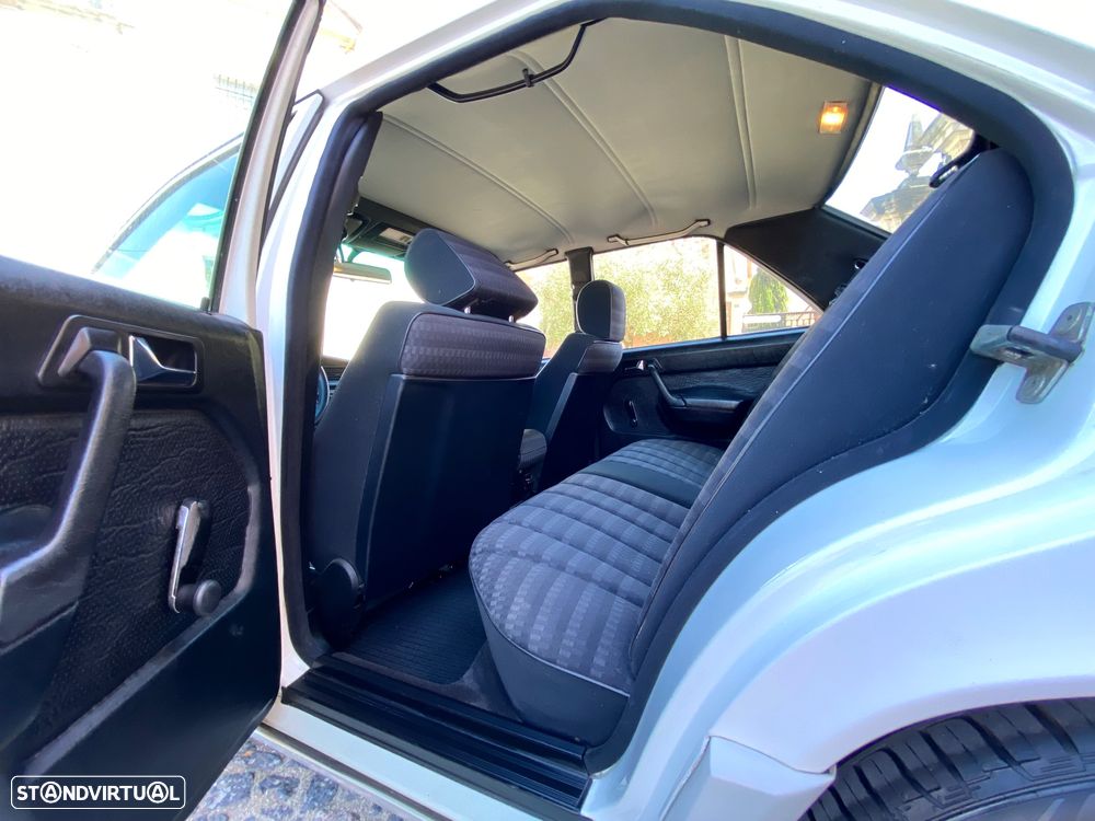 Mercedes-Benz W201 (1982-1993) 190 E 1.8 - 16