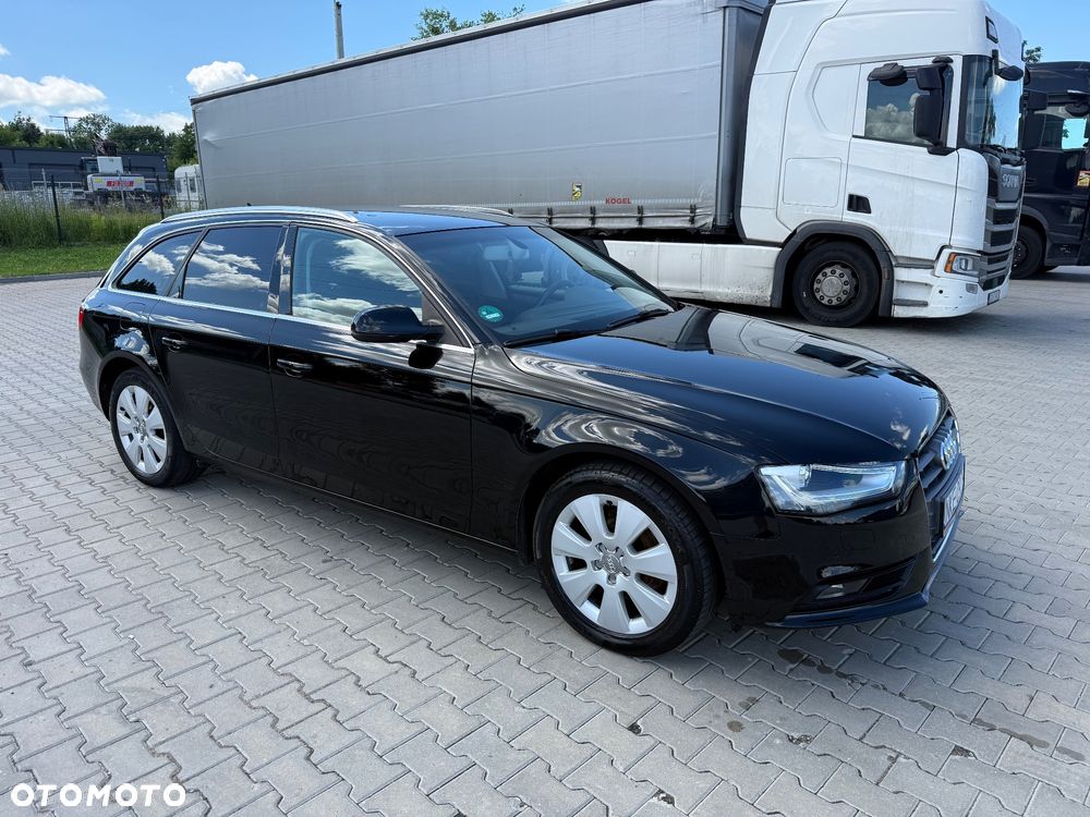 Audi A4 Avant 2.0 TDI ultra design - 14