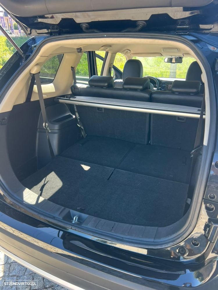 Mitsubishi Outlander 2.2 DI-D Intense - 18