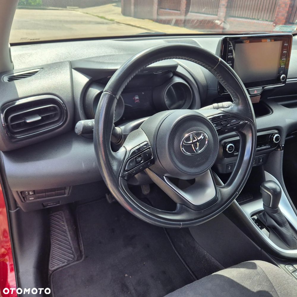 Toyota Yaris Hybrid 100 Active - 10