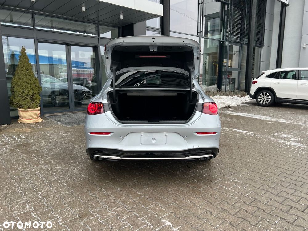 Mercedes-Benz CLA - 21