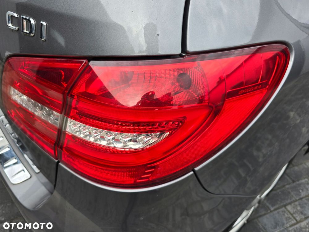 LAMPA PRAWA TYŁ 2468200664 MERCEDES W246 LED - 3
