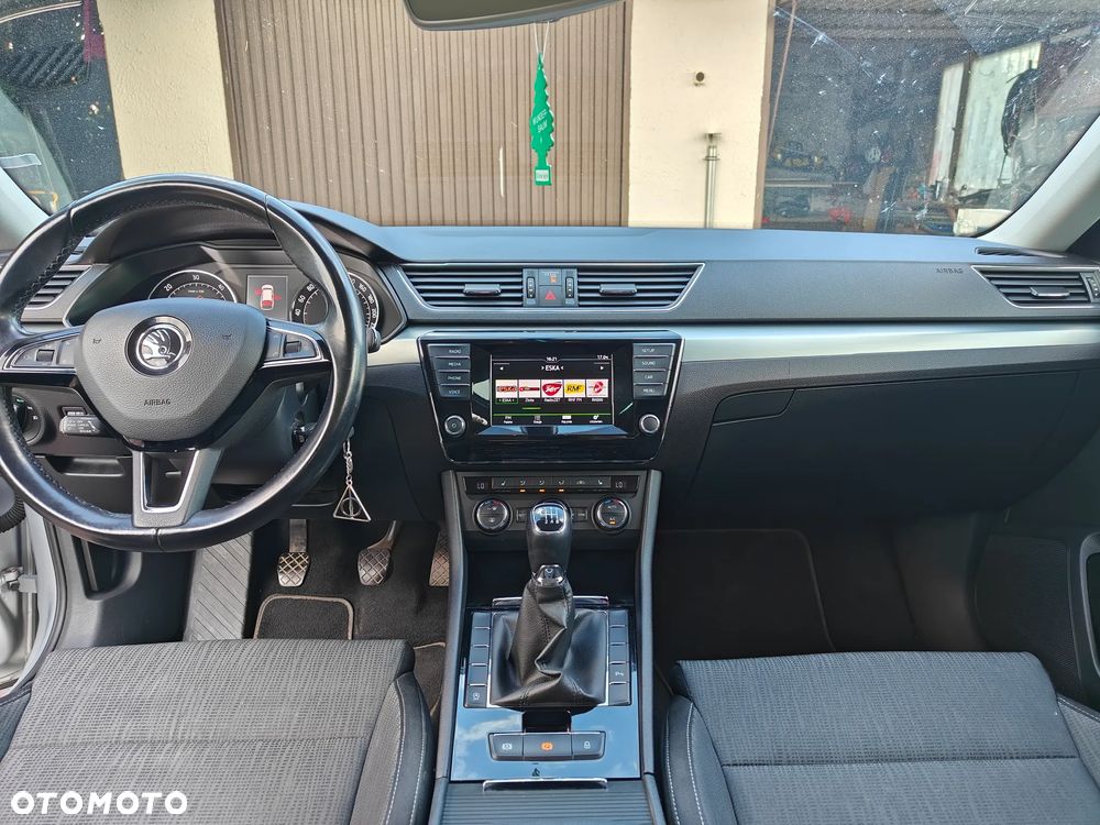 Skoda Superb 2.0 TDI Ambition - 8