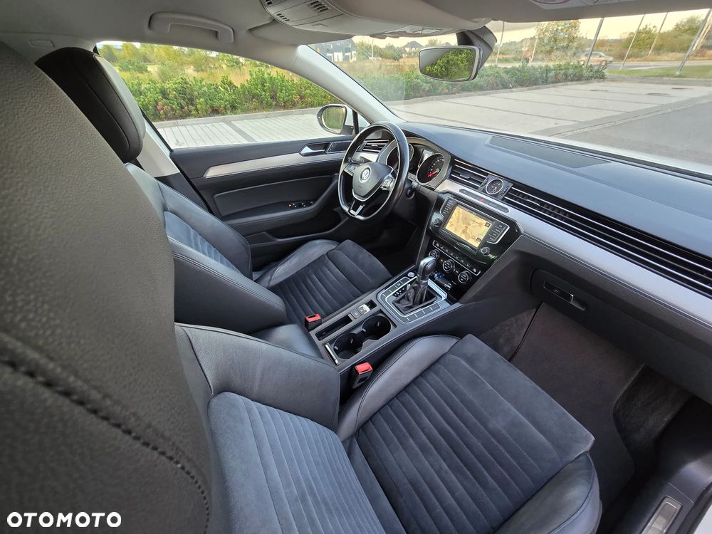 Volkswagen Passat - 13