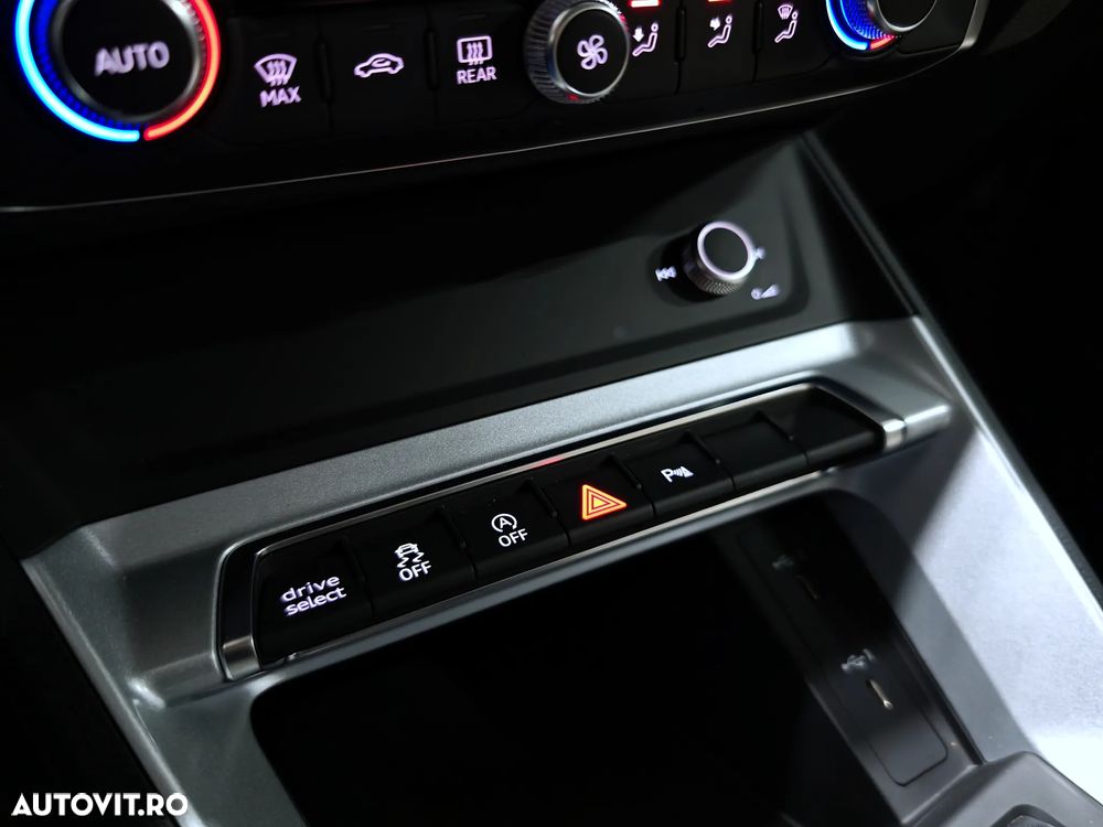 Audi Q3 35 TDI ack S tronic - 30