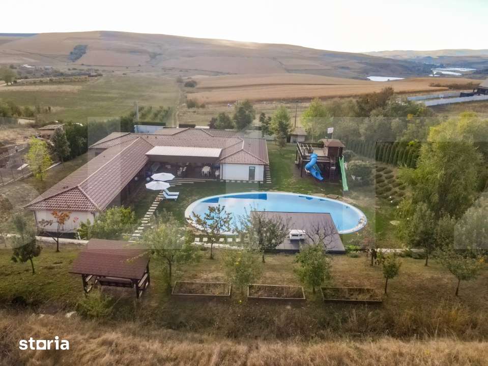Casa individuala premium cu piscina exterioara - Imagine principală: 2/19