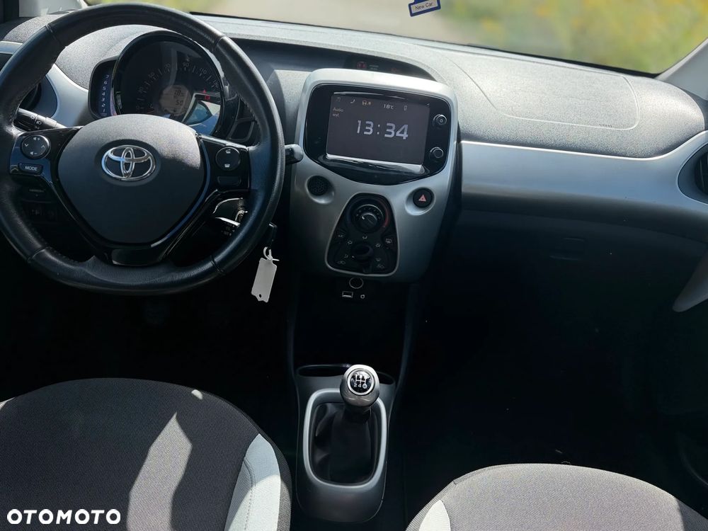 Toyota Aygo x-clusiv - 6