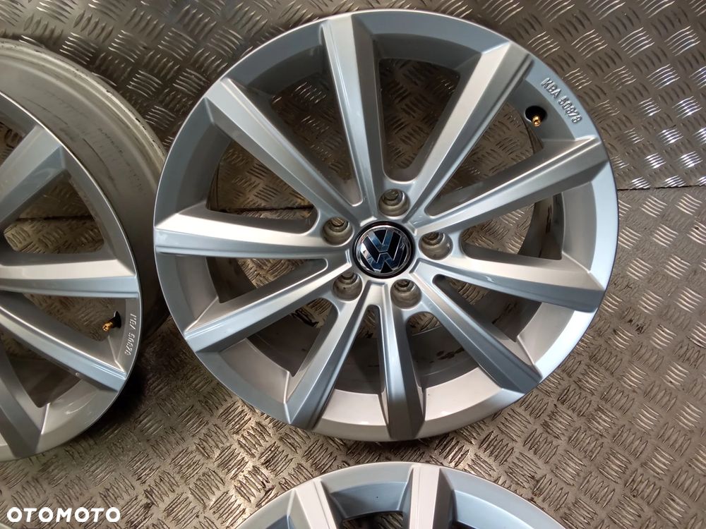 Felgi Vw Passat Arteon Tiguan Sharan T-Roc Golf 7Jx17 et38 5x112 - 2