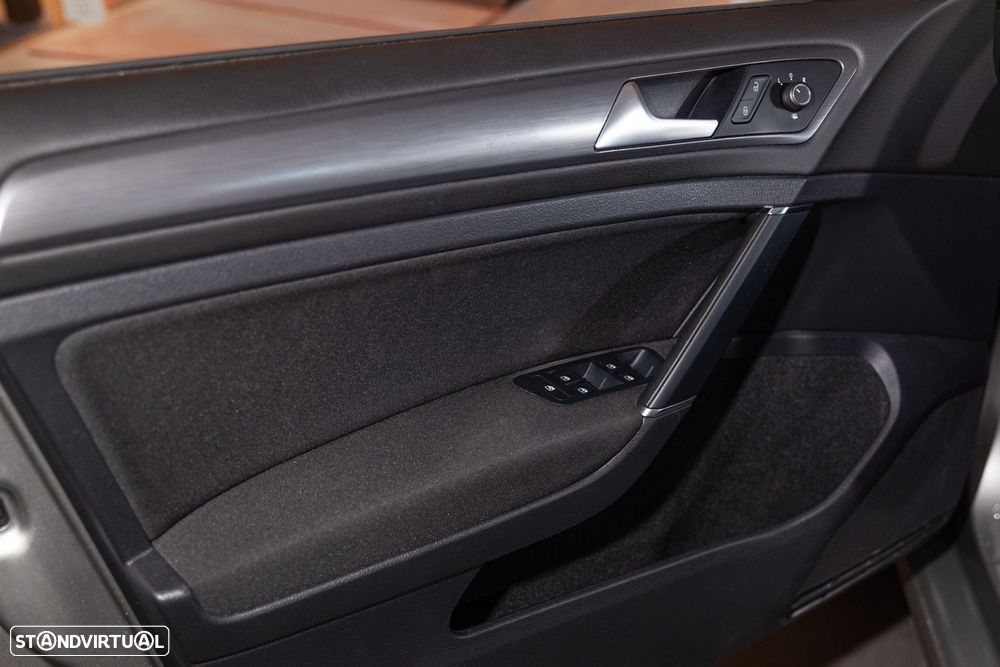 VW Golf Variant 1.0 TSI Confortline - 19