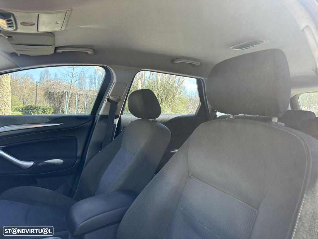 Ford Mondeo SW 1.8 TDCi Titanium - 25