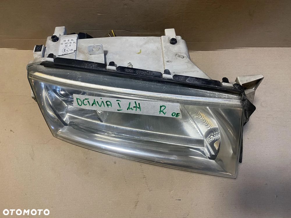 Lampa przód Skoda Octavia I lift prawa OE - 2