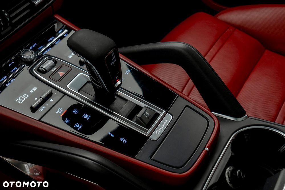 Porsche Cayenne Turbo - 21