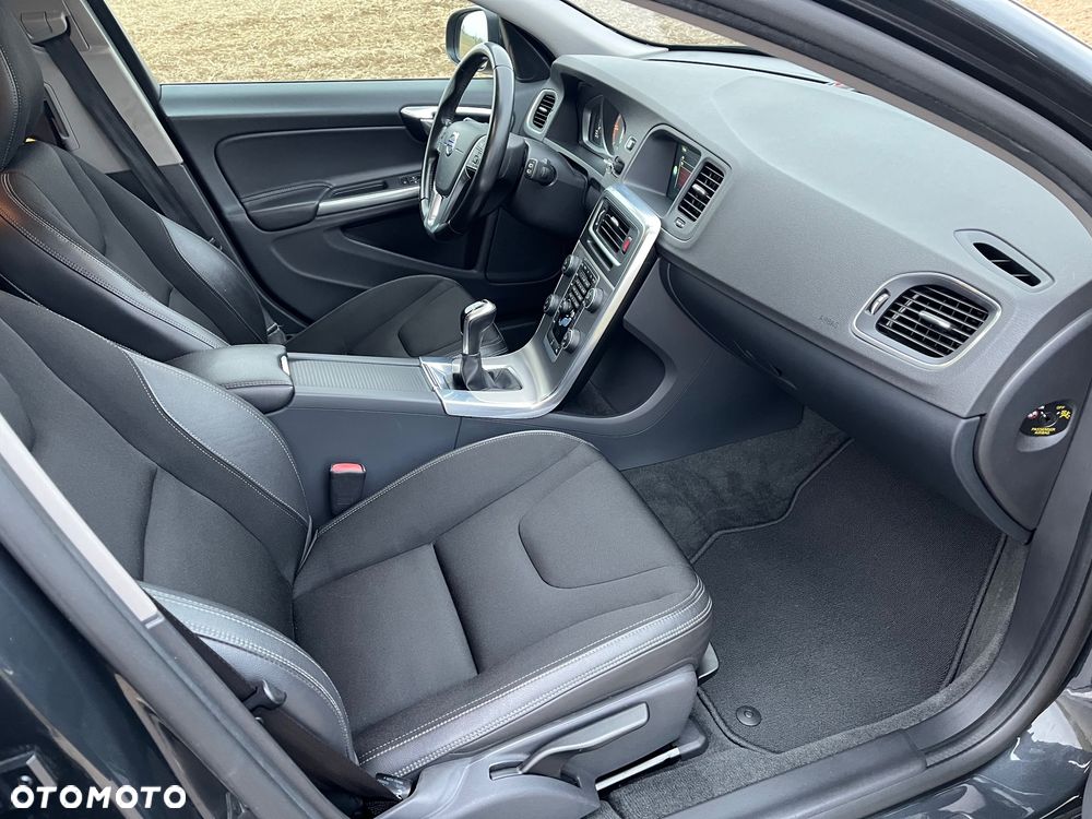 Volvo V60 D3 Drive-E Dynamic Edition (Momentum) - 26