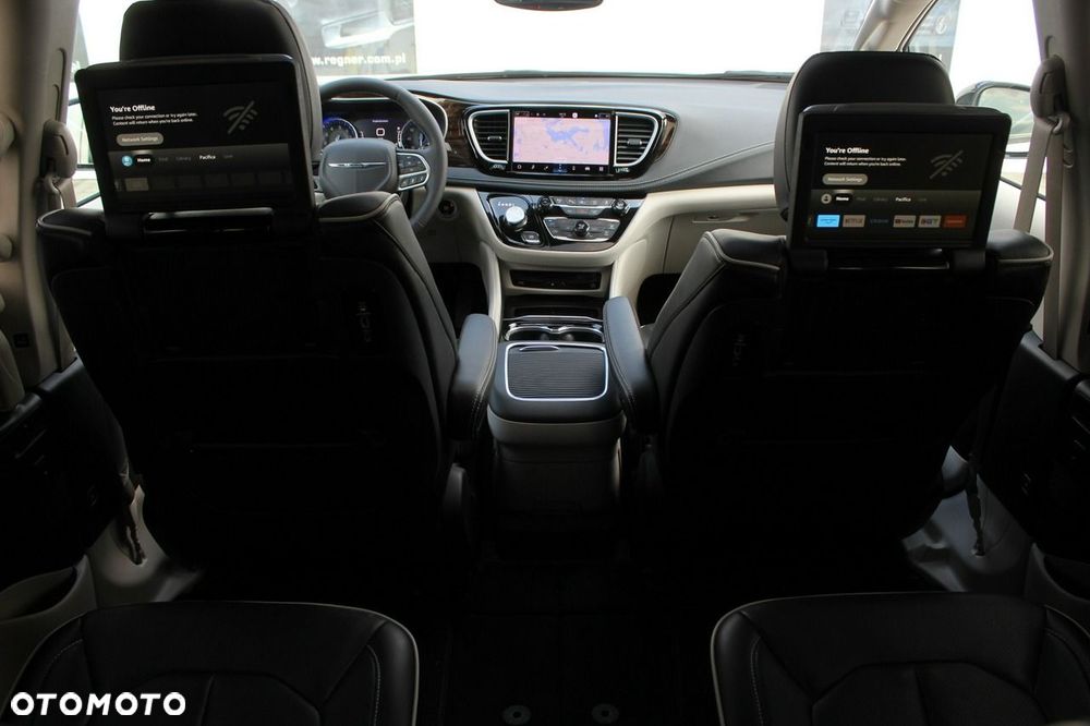 Chrysler Pacifica - 22