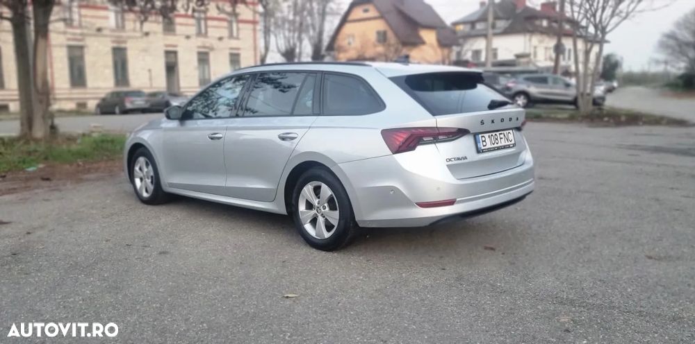 Skoda Octavia Combi Diesel 2.0 TDI DSG Ambition - 9