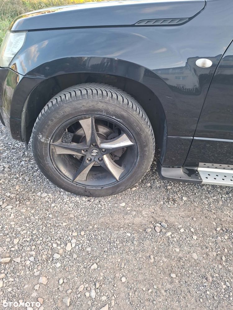 Suzuki Grand Vitara 2.0 - 4