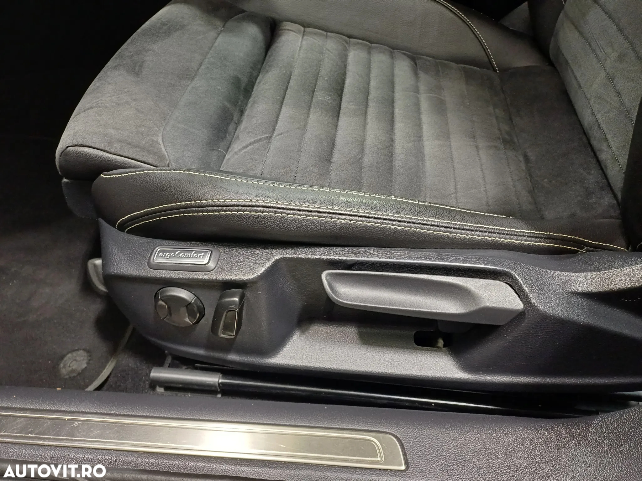 Volkswagen Passat 2.0 TDI DSG Highline - 9