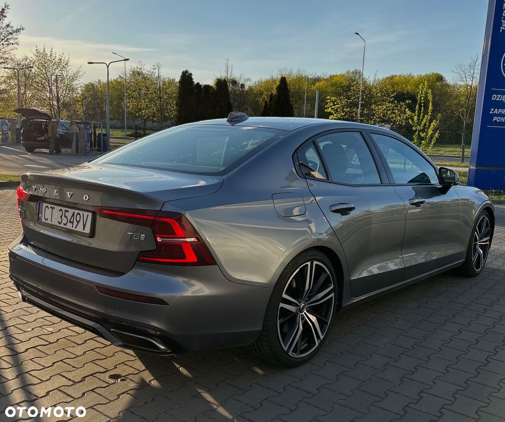 Volvo S60 T5 R-Design - 8