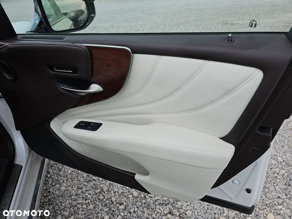 Lexus LS 500 Omotenashi AWD - 21