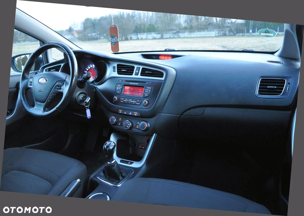 Kia Ceed 1.6 CRDi 128 Spirit - 25