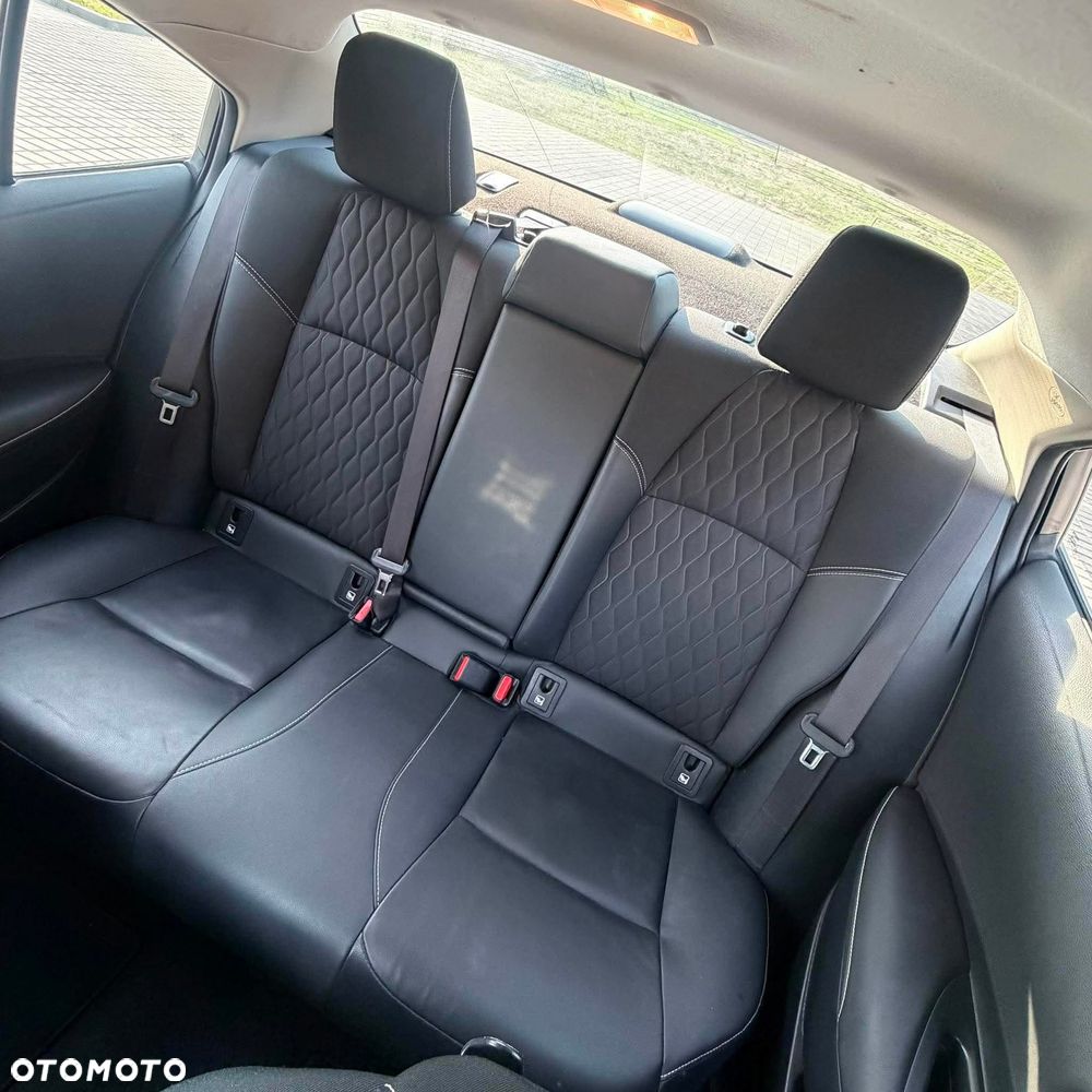 Toyota Corolla 1.6 Executive MS - 16