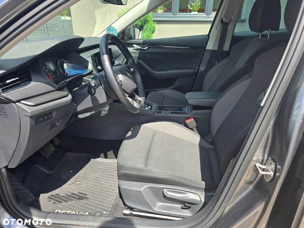 Skoda Octavia 2.0 TDI Selection DSG - 9