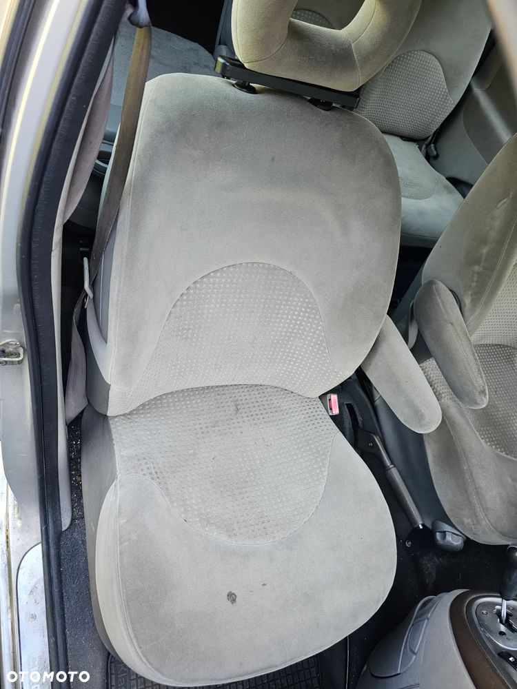 Citroen Xsara Picasso fotel przód przedni prawy - 1