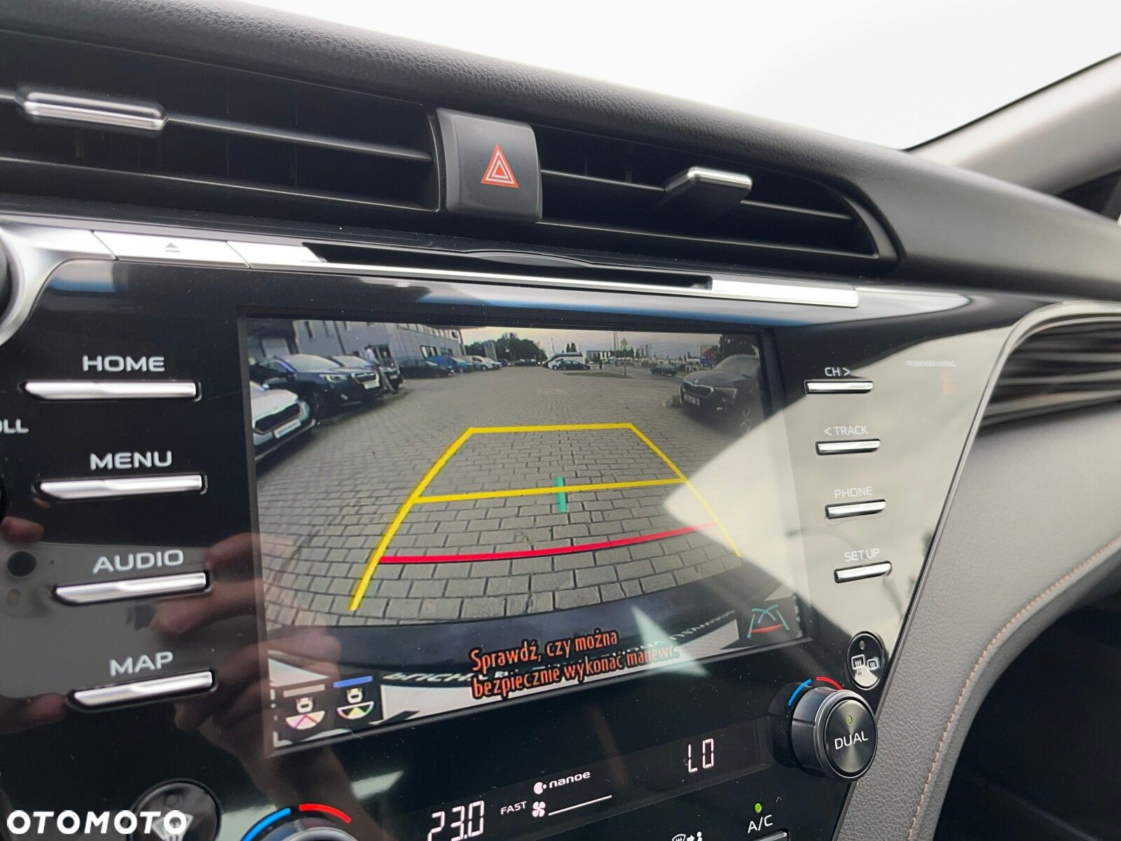 Toyota Camry - 32