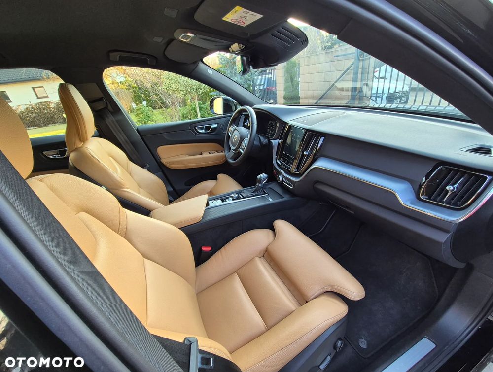 Volvo XC 60 D4 Momentum - 9