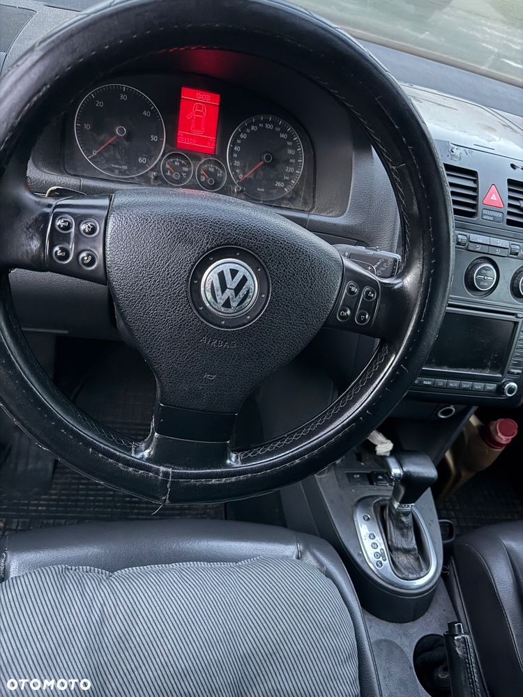 Volkswagen Touran 2.0 TDI DPF Highline DSG - 18