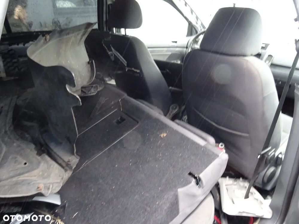 Volkswagen Golf 6 benzyna 1.4 CAX lakier(LD7X) na części drzwi zderzak klapa fotel - 5