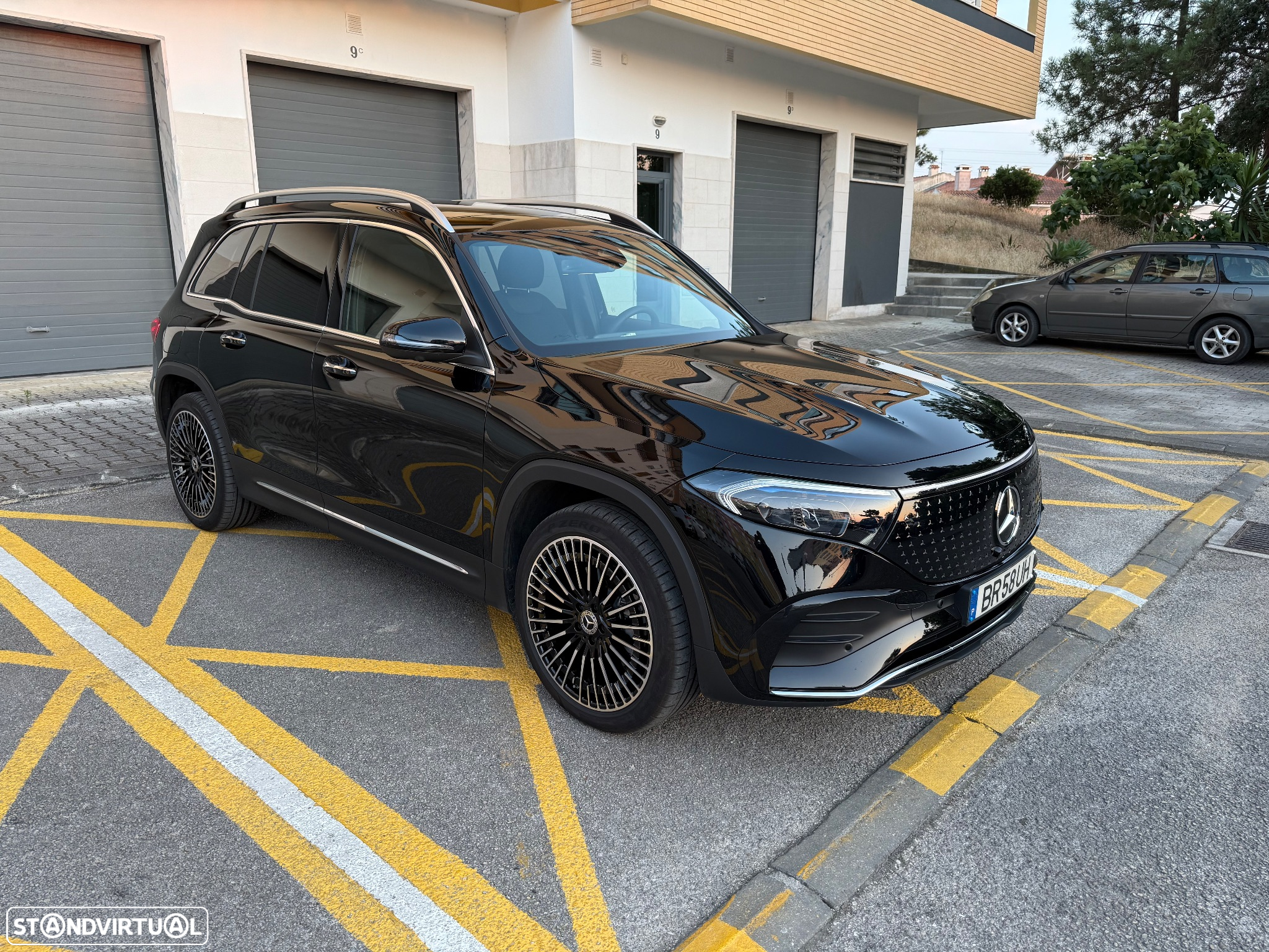 Mercedes-Benz EQB 250 AMG Line - 4