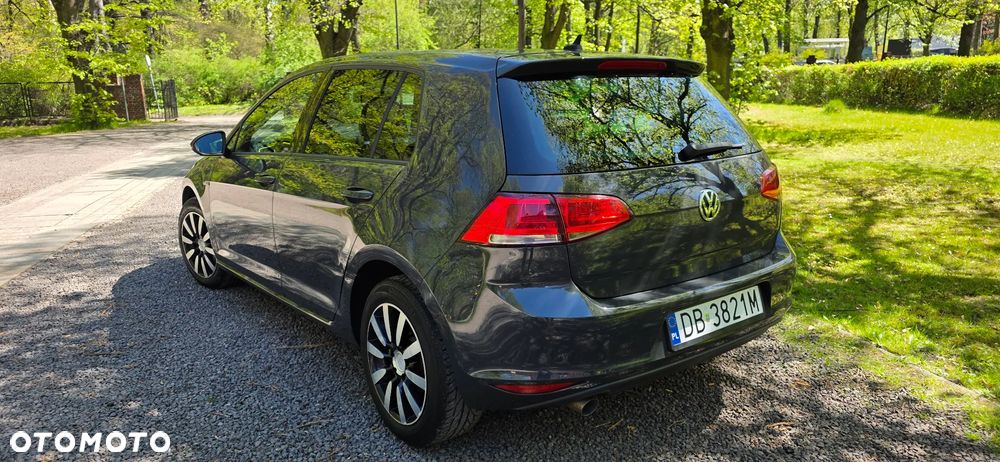 Volkswagen Golf - 2