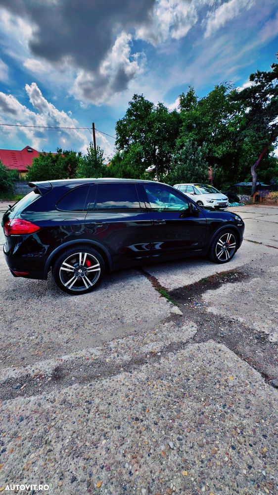 Porsche Cayenne 4.8 V8 Turbo S Tipronic - 10