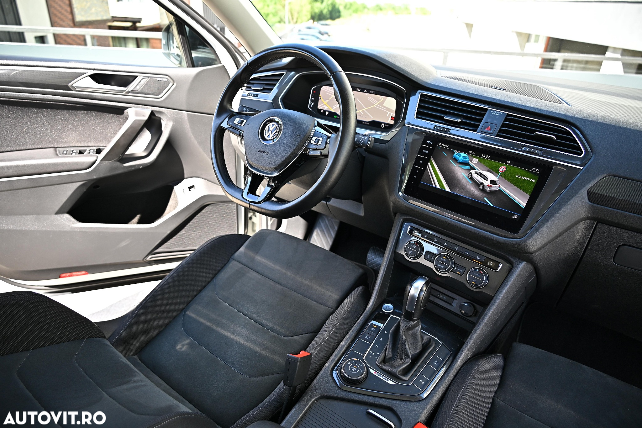 Volkswagen Tiguan Allspace 2.0 TDI 4Mot DSG R-Line - 23